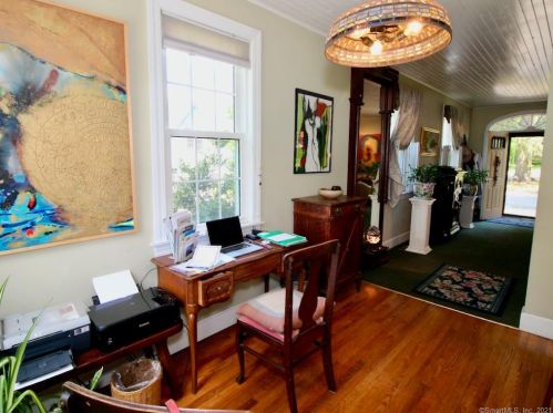 310 Main St, Wallingford CT  06492-2232 exterior