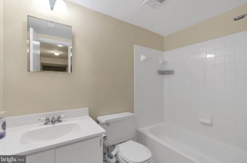 2827 Flagmaker Dr, Falls Church VA  22042-2204 exterior