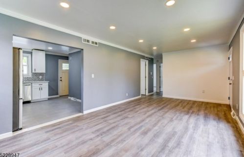 124 Camden Rd, Parsippany NJ  07054-3107 exterior