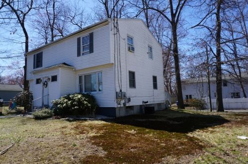 108-AB Carr St, Springfield MA  01118-2207 exterior