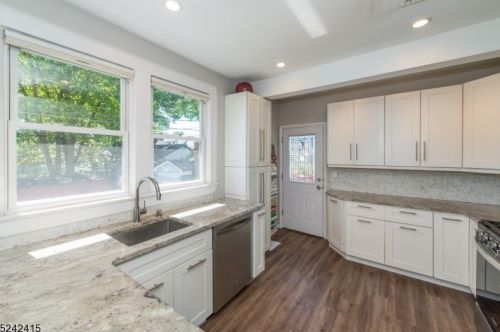 33 Grey Rock Ave, Little Falls NJ  07424-1218 exterior