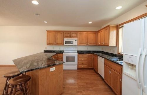 795 Walnut St, Cedar Mills, MN 55350-1324