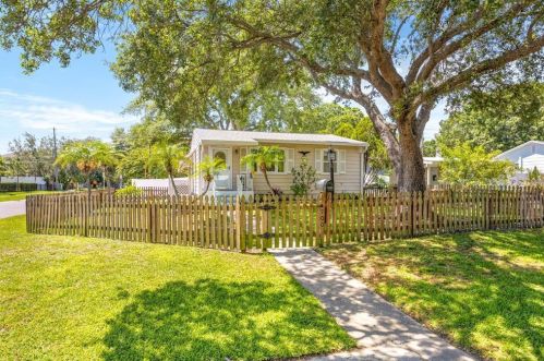 700 53rd Ave, Saint Petersburg, FL 33703-2836