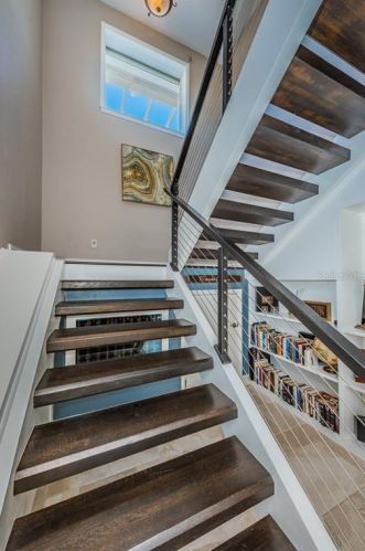 1999 Illinois Ave, Saint Petersburg FL  33703-3421 exterior