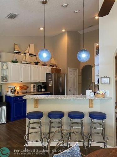 3843 9th Ln, Vero Beach FL  32960-6122 exterior