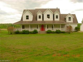 5946 Hurlburt Rd, Roaming Shores, OH 44085-9526