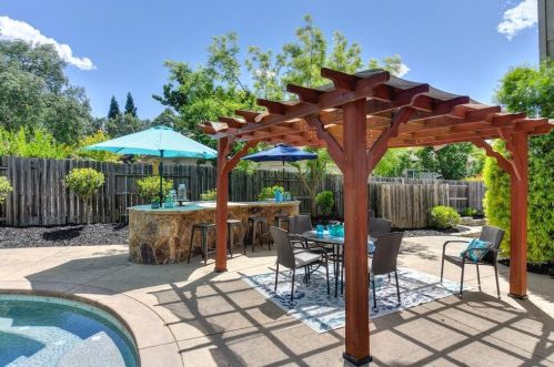 648 Henry St, Folsom CA  95630-7737 exterior