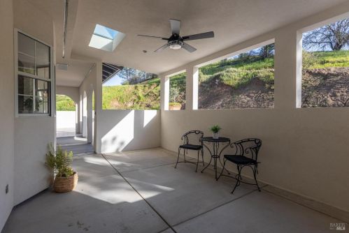 385 Vine St, Vacaville CA  95688-8704 exterior