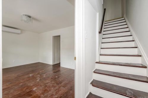 2855 Middletown Rd, Bronx, NY 10461-5305