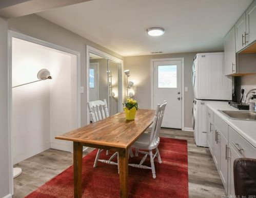 1 Elderberry Ln, Huntington CT  06484-3762 exterior