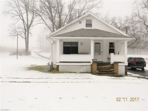 9986 Sterling Rd, Easton, OH 44270-9522