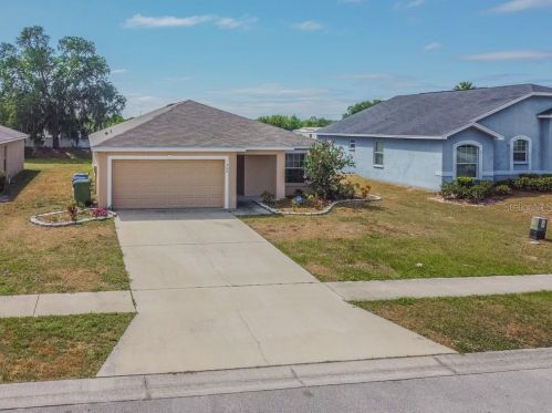 760 Overlook Grove Dr, Winter Haven, FL 33884-2381