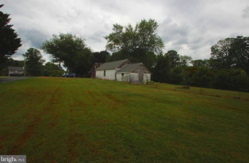 373 Concord Rd, Glen Mills PA  19342-1403 exterior