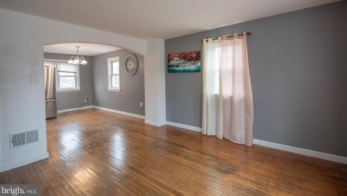 99 Hershey Ave, Lancaster, PA 17603-5401