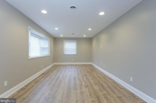 9 Gene Ave, New Castle, DE 19720-3437