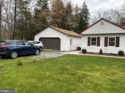 6 Duke St, Molino, PA 17961-8921