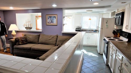 17 Shr Dr, Raymond NH 03077-1313 exterior