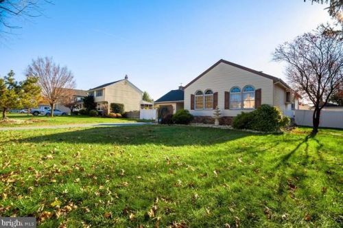 2507 Church Rd, Riverton, NJ 08077-3140