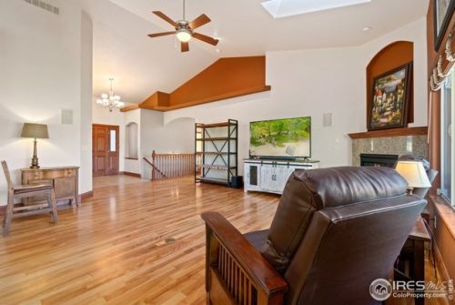 1045 Crabapple Dr, Loveland CO 80538-5666 exterior