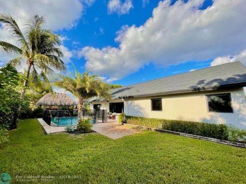 1630 118th Ter, Hollywood FL  33026-2546 exterior