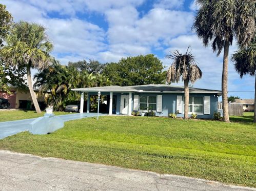 525 Billiar Ave, Fort Pierce FL  34983-8730 exterior