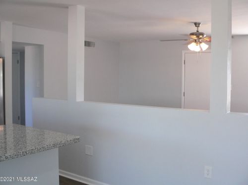 6462 Calle Luna, Tucson AZ  85710-5626 exterior