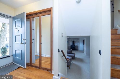 1015 Parkside Dr, Wilmington, DE 19803-5211