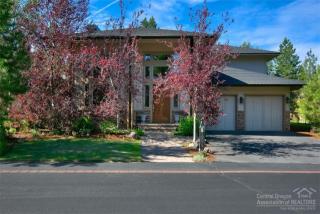 19079 Mt Hood Pl, Bend, OR 97701-1577