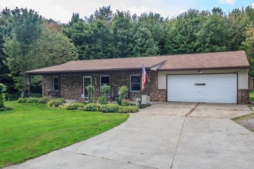 7940 Sidley Rd, Thompson, OH 44086-9536