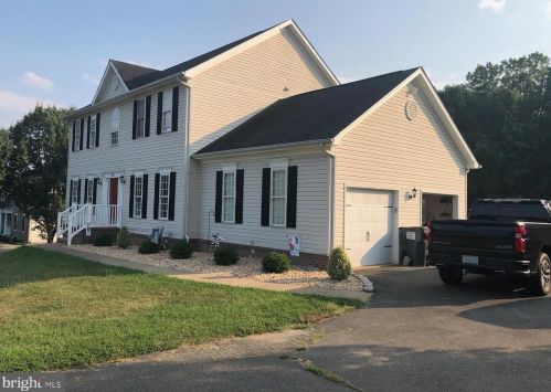 8100 Campfire Ln, Fredericksburg, VA 22407-2157