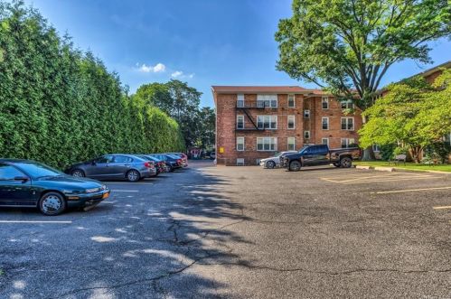 25 Trinity Pl, New Rochelle NY  10805-2635 exterior