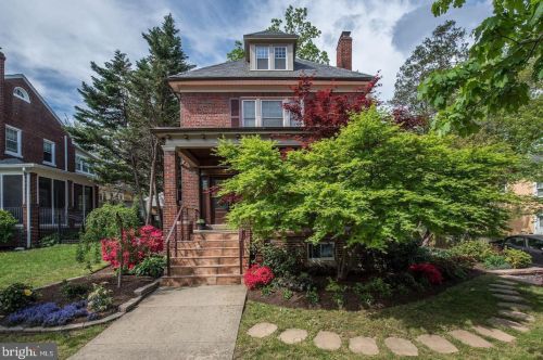 1303 Floral St, Washington, DC 20012-1717