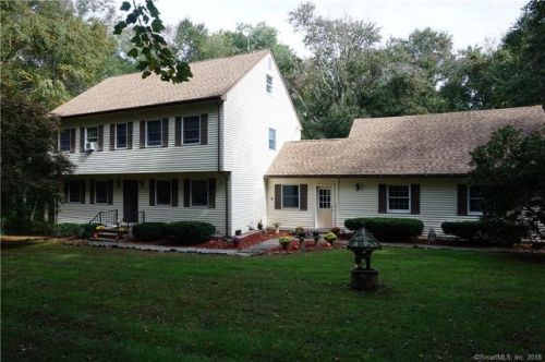 26 Cedar Hill Ln, Colchester, CT 06420-4007