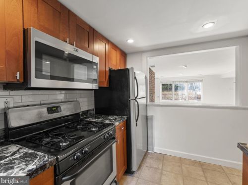 916 Capitol St, Washington DC 20003-1533 exterior