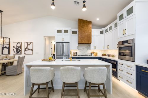 4039 Avalon Dr, Phoenix AZ  85018-7105 exterior