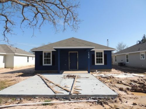1630 23rd St, Hempstead, TX 77445-4074