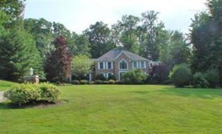 8546 Hemlock Ridge Dr, Willoughby, OH 44094-8643