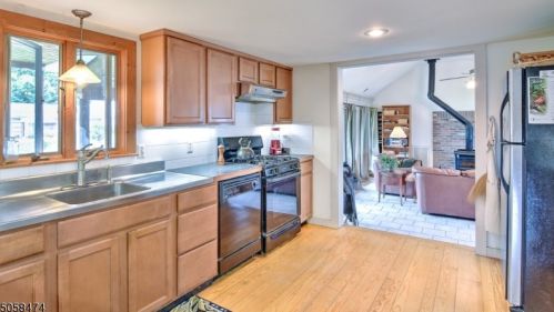 909 Greenville Rd, Wantage NJ  07461-3614 exterior