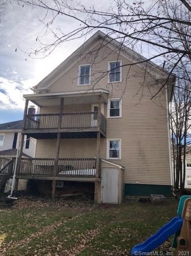 68 Oak St, Norwich, CT 06360-5145