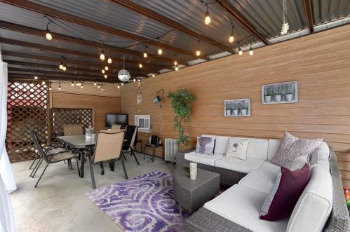 8 Country Rdg Dr, Rye Brook NY  10573-1054 exterior