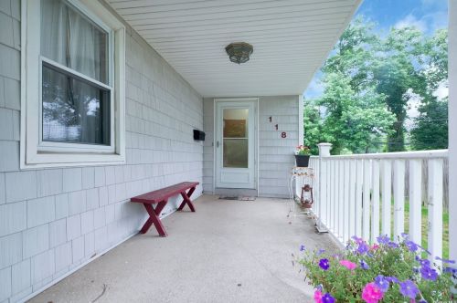 118 Eastwood Blvd, South Setauket, NY 11720-2737