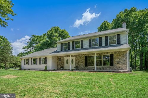 828 Evansburg Rd, Collegeville, PA 19426-1205