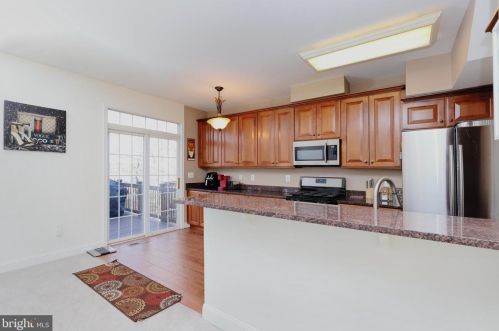 2472 Sylvan Moor Ln, Woodbridge VA  22191-6354 exterior