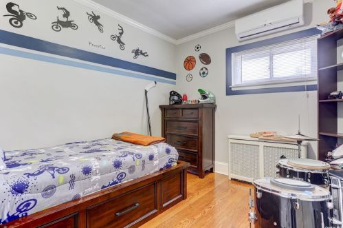 104 Clement Ave, Floral Park NY  11003-2704 exterior