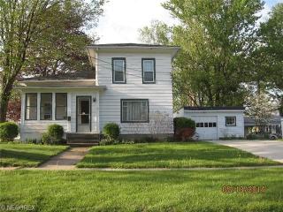 41 Elm St, Geneva On The Lake, OH 44041-1001