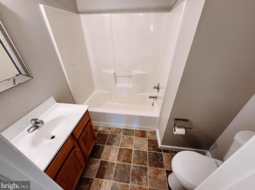 525 Center St, Laurel DE  19956-1331 exterior