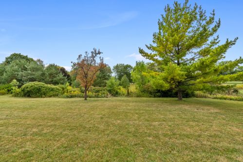 2414 Lagoon Ct, Thiensville WI  53092-5549 exterior