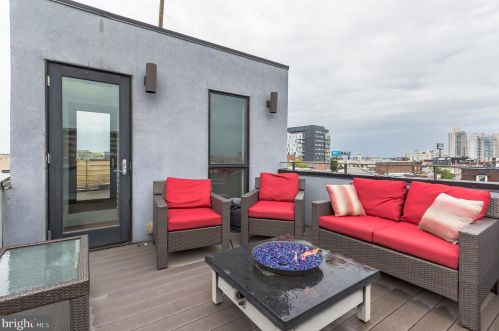 310 Fairmount Ave, Philadelphia PA  19123-2931 exterior