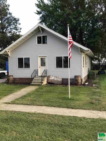 205 Front St, Cleghorn, IA 51014