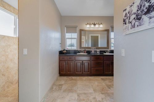4025 Ashford Cir, Hollister CA  95023-8966 exterior